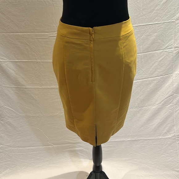 H&M knee length skirt - Picture 3 of 5